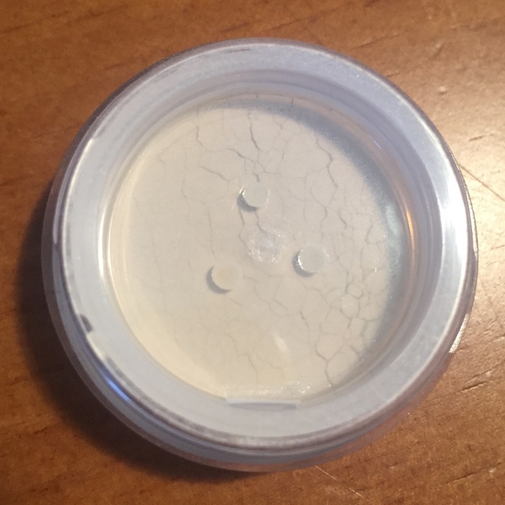 🎉HP🎉 Laura Mercier Translucent Setting Powder - Picture 3 of 8